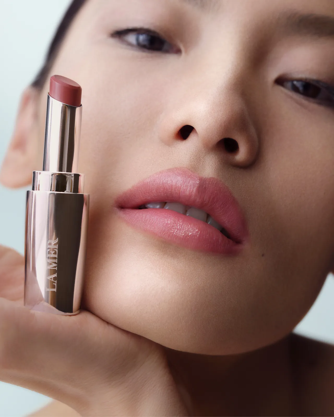 LA MER修護晶燦潤唇膏，3300元。品牌提供
