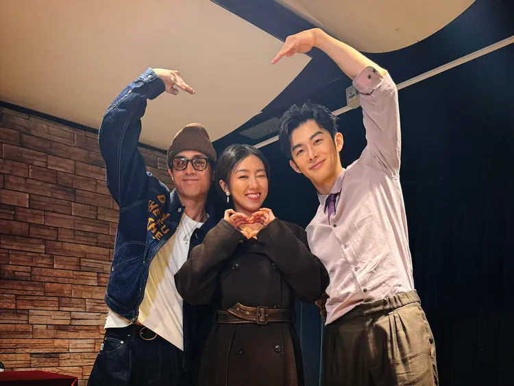 蕭子墨（右）赴澳門宣傳新片《幸運閣》，MIRROW的Anson（左）特別來探班。三和娛樂提供