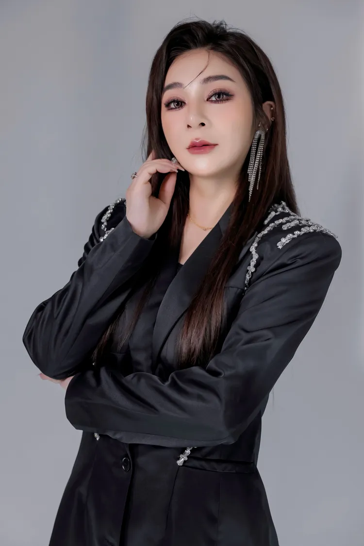 王彩樺三月起將在劍湖山耐斯歌廳秀開唱。劍湖山世界提供