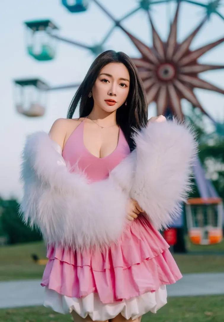 成語蕎表示：「目前不婚不生快樂一生。」翻攝成語蕎IG