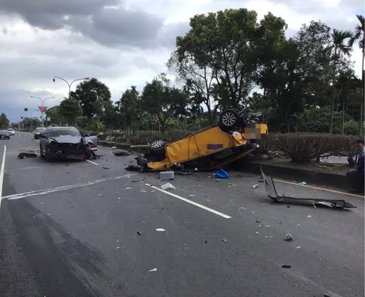 台9線志學段死亡車禍附近又車禍　2車擦撞計程車翻覆2人傷