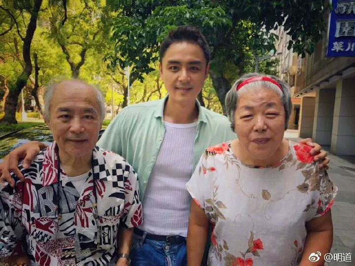 明道對父母相當孝順。翻攝《明道》微博