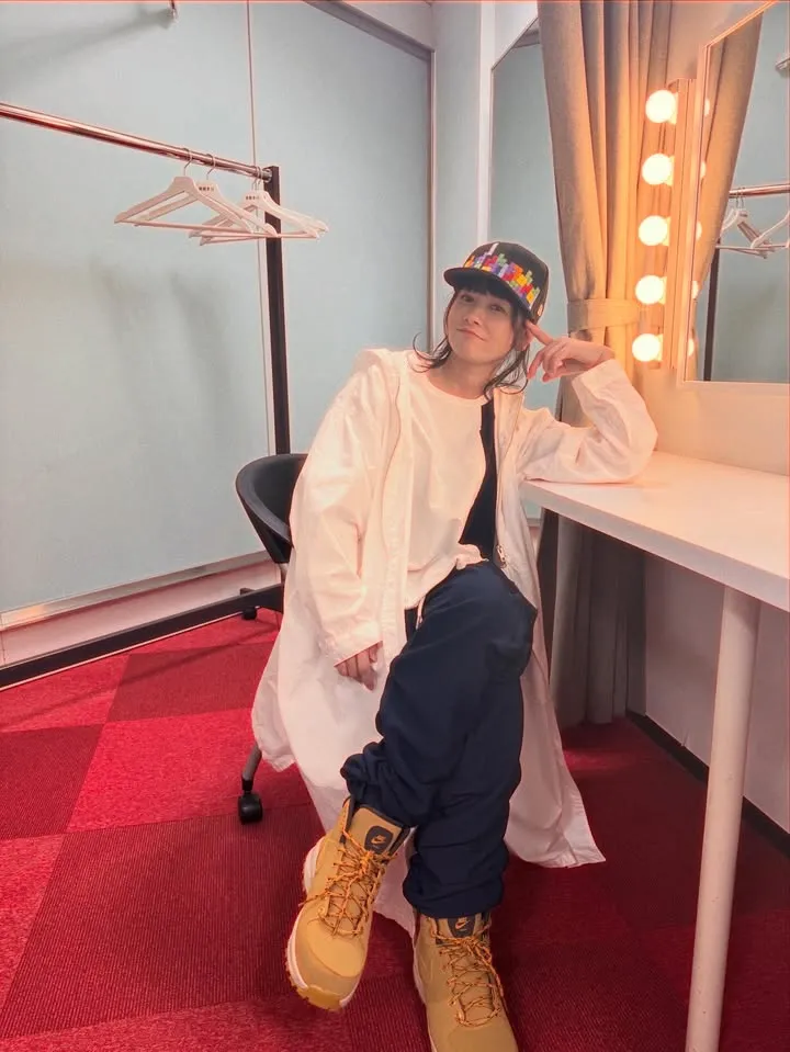 真木陽子產後以寬鬆衣著上節目。翻攝真木陽子IG