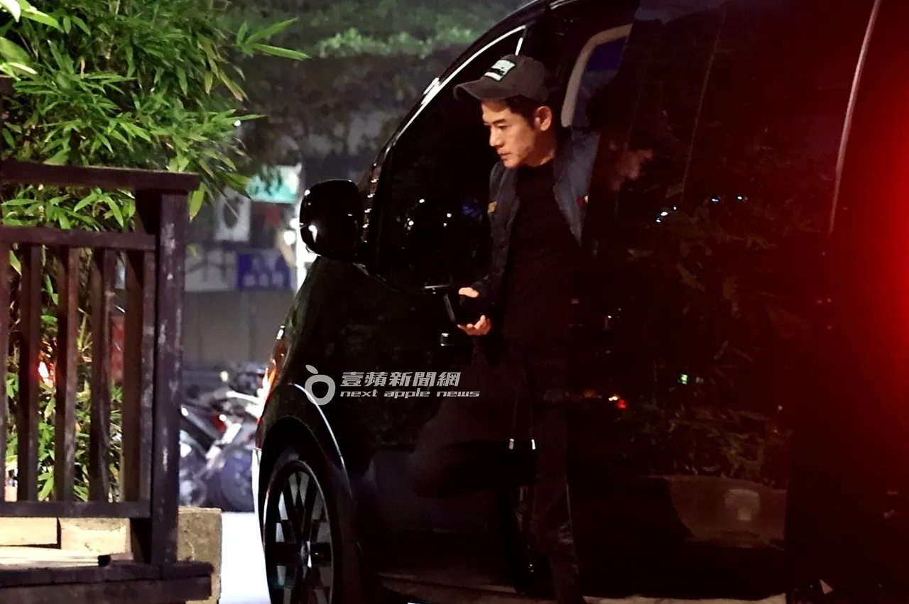 郭富城結束拍攝，前往他最愛的「太和殿」麻辣鍋。特勤中心攝