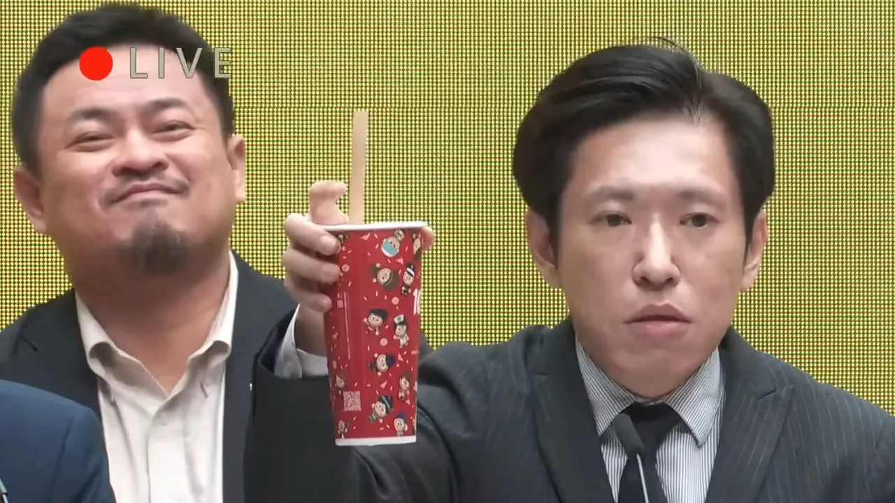 張惇涵舉奶茶談ART「洪申翰笑什麼？」　本尊親揭傻氣真相