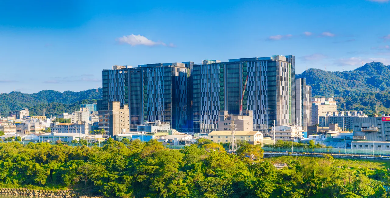 中華工程(2515)握有土城「中工雲宇宙AI園區」廠辦開發案，2023年公告與鴻海子公司簽署75億元預購意向書。中工提供