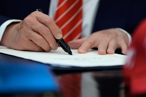 川普簽署綜合撥款法案　443億元挺台防衛