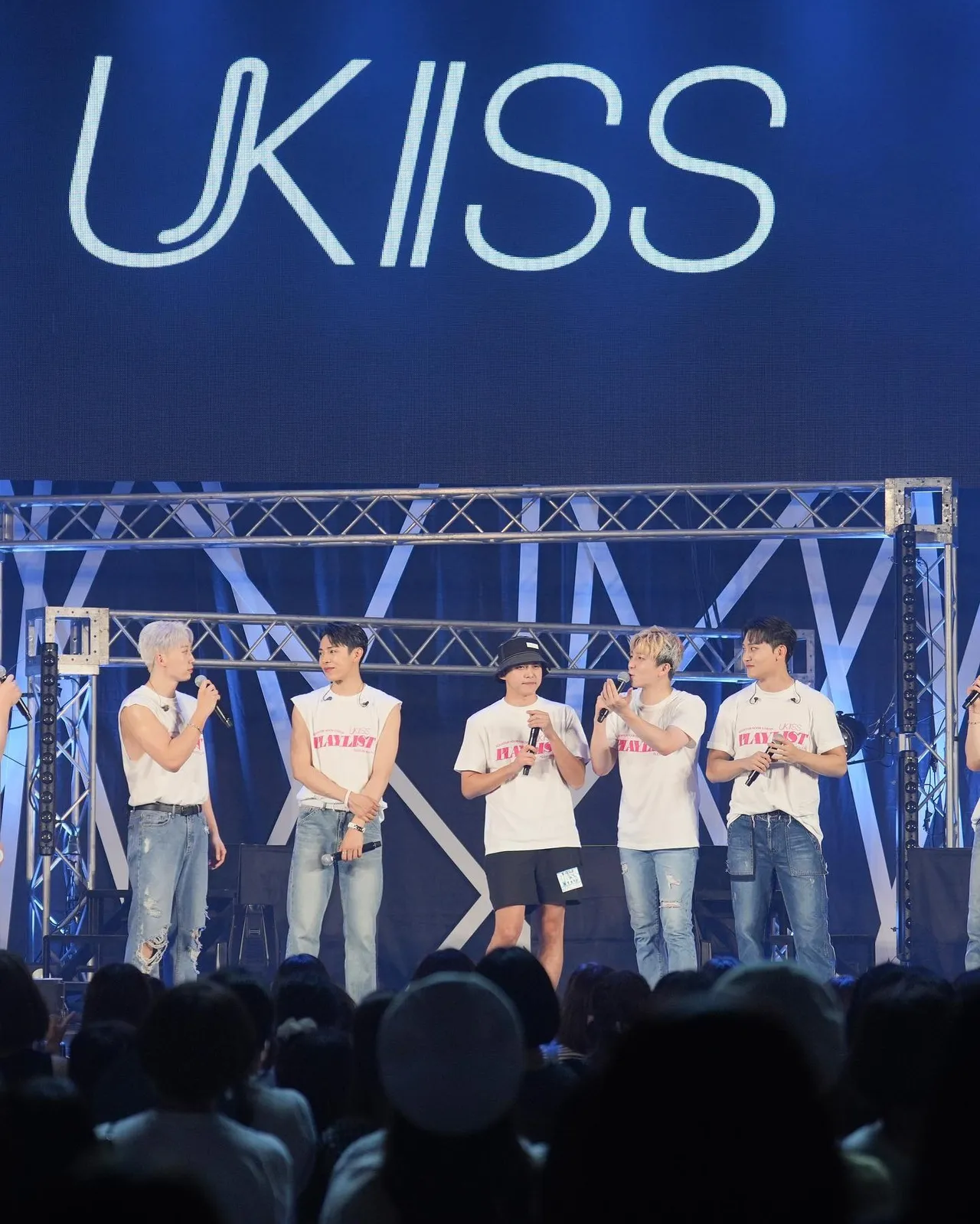 東澔（中）2023年曾現身U-KISS 15週年活動。翻攝東澔IG