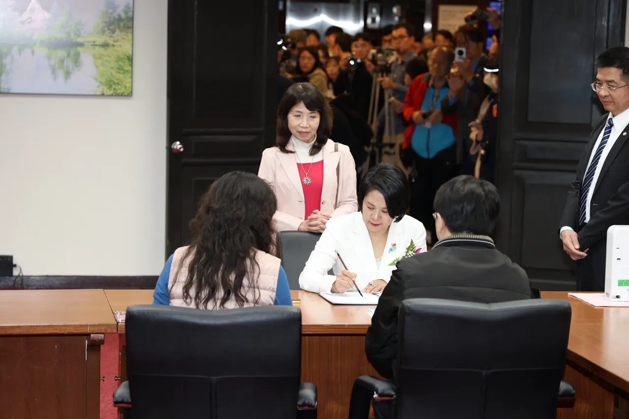 民眾黨立委李貞秀報到。莊宗達攝