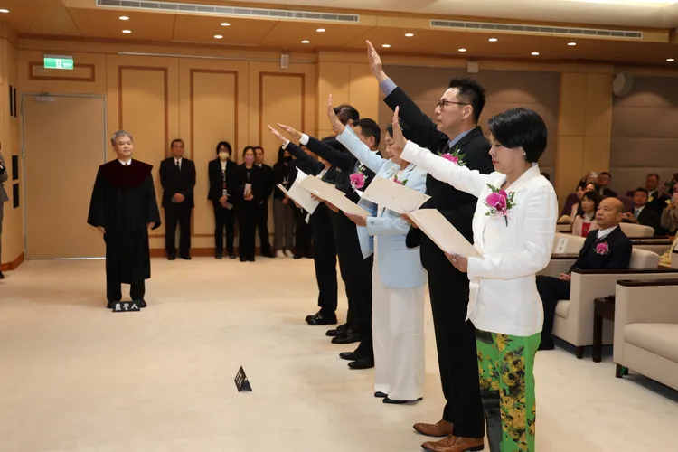 民眾黨立委就職宣誓儀式，立委李貞秀、洪毓祥、蔡春綢、陳清龍、王安祥、邱慧洳。莊宗達攝