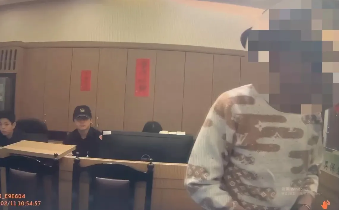 「越獄大王」掉漆！徐開喜出庭竟被發現是通緝犯　當庭被逮畫面曝