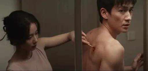 春節最幸福的男人！他被老婆劉詩詩療傷　出軌激吻女特務楊冪