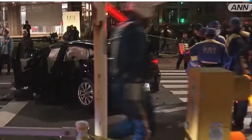 日內閣公務車「撞5車」釀7人死傷　駕駛問訊竟稱：毫無印象