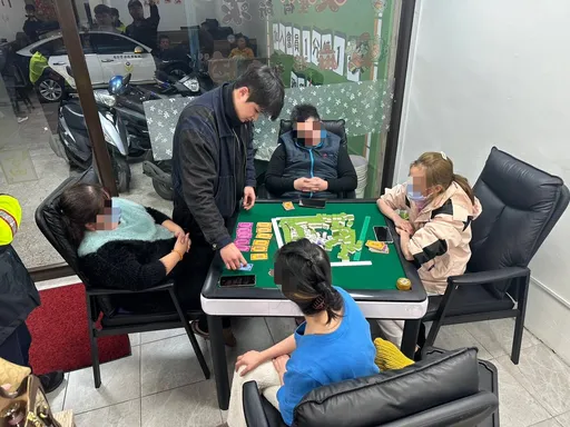 春節治安不鬆懈！　楊梅警查獲棋牌社暗藏賭博