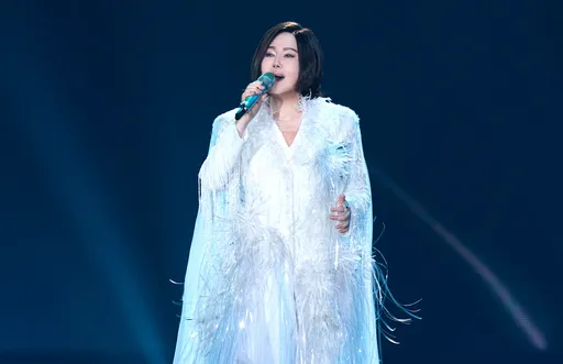 江蕙攻蛋最終場才唱3首歌直接在台上吞藥　首揭不唱大巨蛋主因