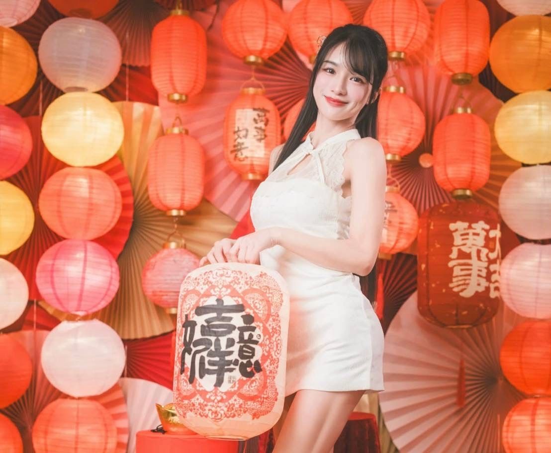 啦啦隊女神岱瑩初三陪家人 甜送粉絲新年祝福