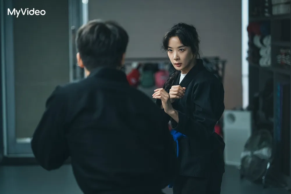 李清娥劇中熱血學防身術，擔任訴訟律師。MyVideo提供