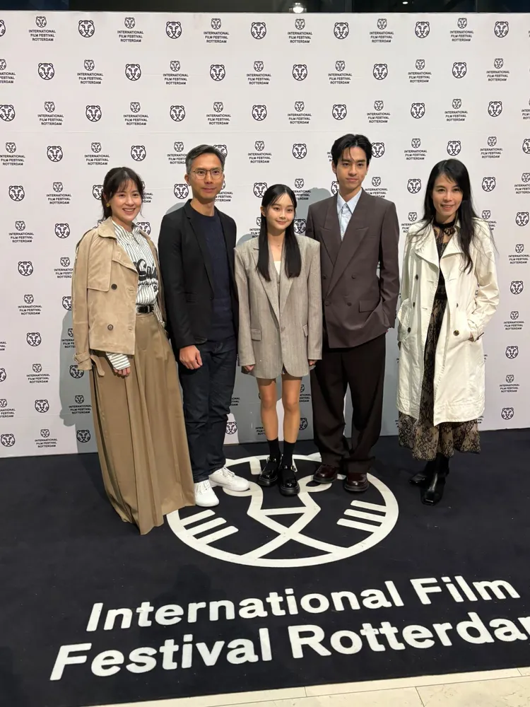 《自殺通告》團隊，左起林予晞、導演周冠威、邵奕玫、劉敬、監製林配儀。本萃電影提供