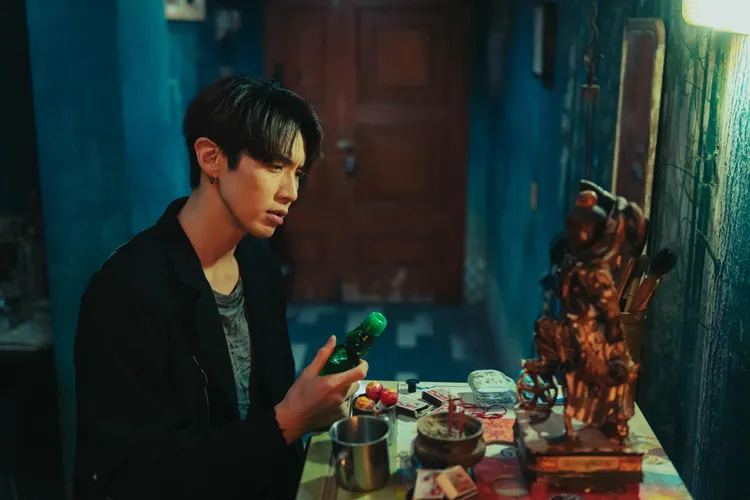 柯震東詮釋三太子乩身斬妖除魔。Netflix提供