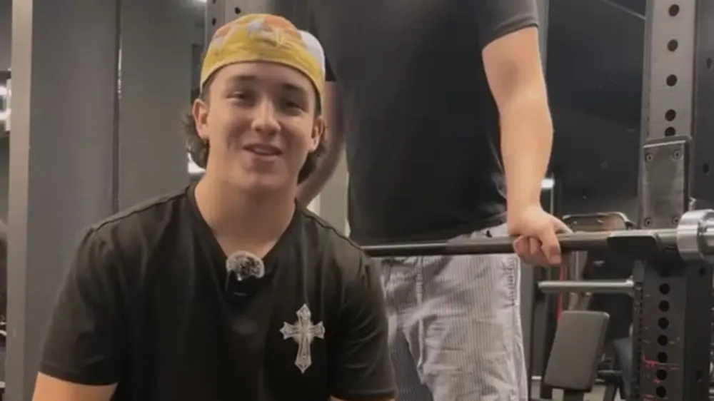 傑登透過影片回應網友們好奇他的傷勢情況。翻攝自傑登IG