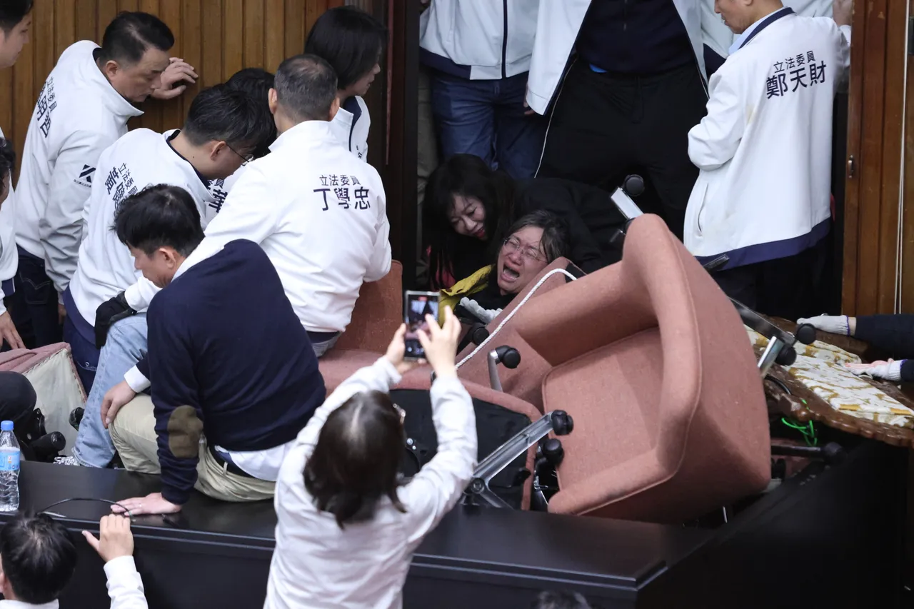 創紀錄！立院大亂鬥互毆踢踹告不完　藍綠10大咖立委全起訴