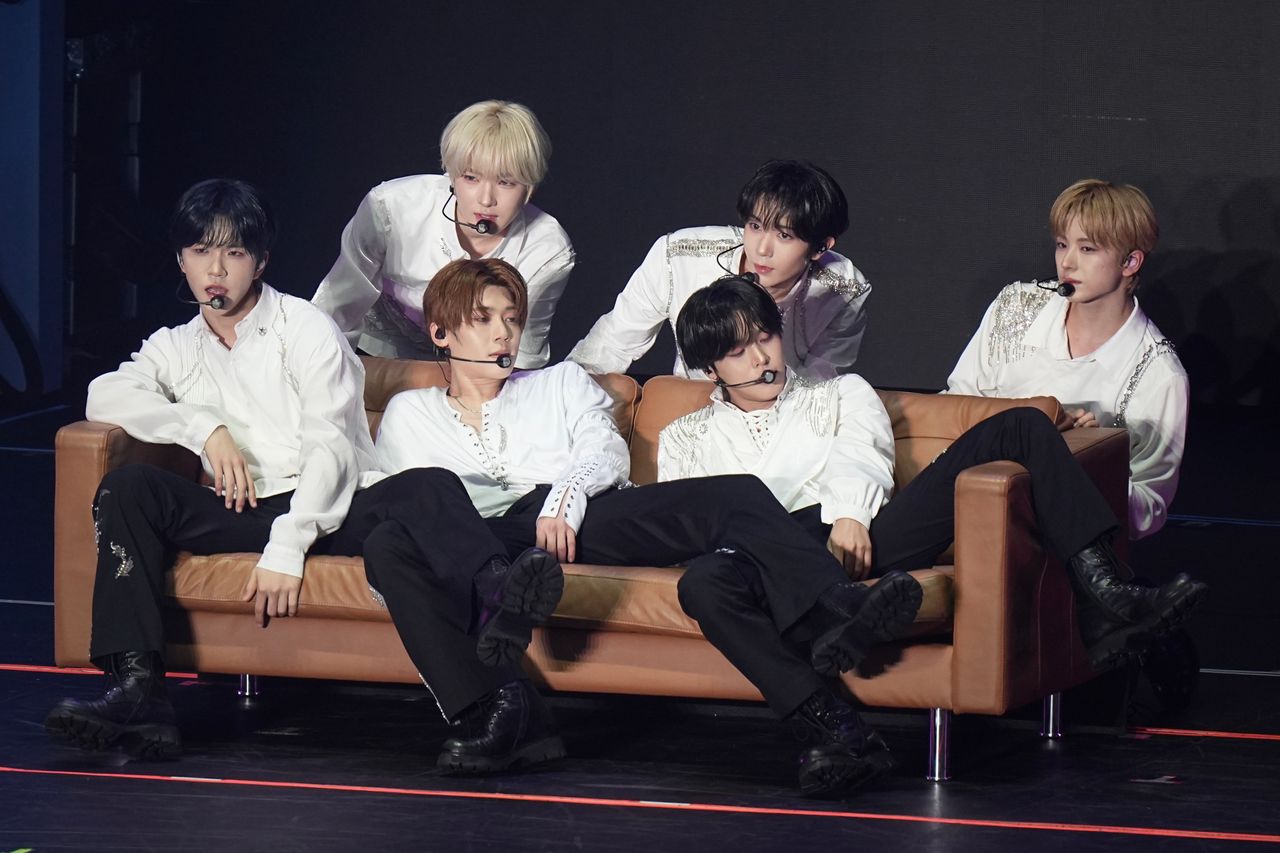 NCT WISH林口上演BL!親寫繁體字告白 寵粉問:要老公給你們看什麼