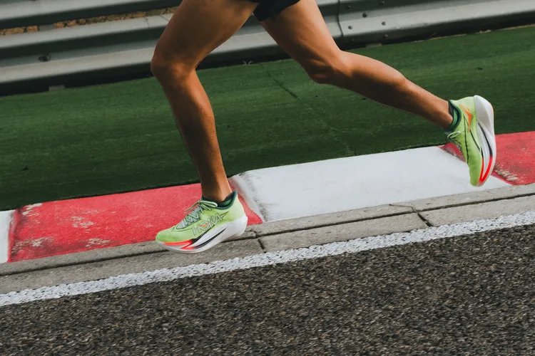 Cielo X1 3.0不僅追求極限速度，更致力於在高速節奏中維持腳感平衡。品牌提供