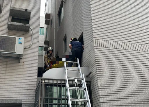 美籍友人住處續攤爛醉昏睡...高雄男隔天醒來不見了　竟摔落2樓採光罩喪命