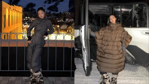 Jennie套MONCLER丹寧連身褲超帥　披羽絨斗篷開滑雪車去看秀