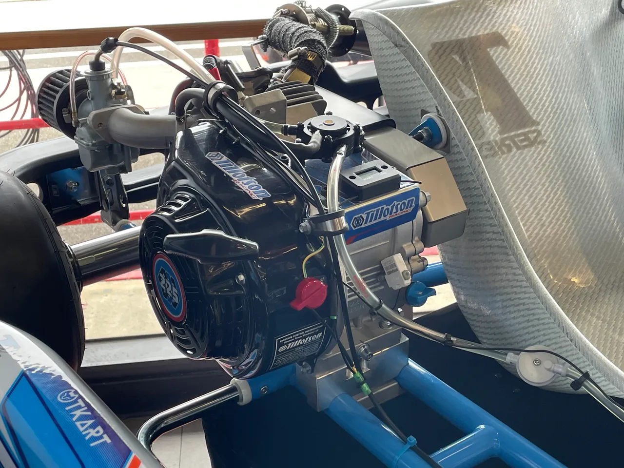 Tillotson TPP-225RS T4 四行程引擎排氣量 225c.c.，最大馬力達 15hp，在單缸四行程卡丁車引擎領域裡，堪稱是猛獸級表現。林浩昇攝