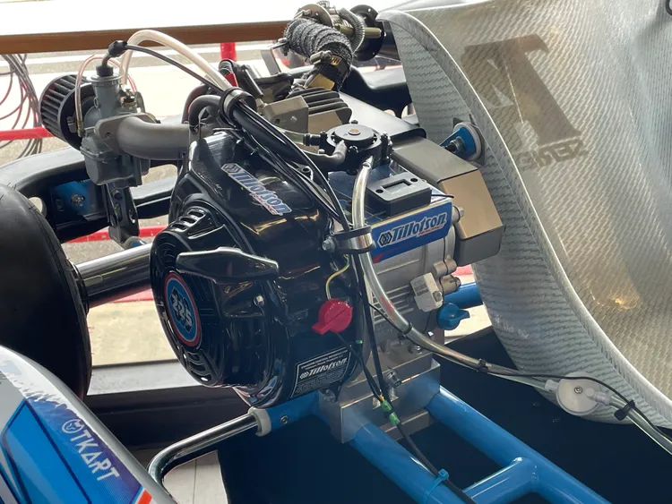 Tillotson TPP-225RS T4 四行程引擎排氣量 225c.c.，最大馬力達 15hp，在單缸四行程卡丁車引擎領域裡，堪稱是猛獸級表現。林浩昇攝