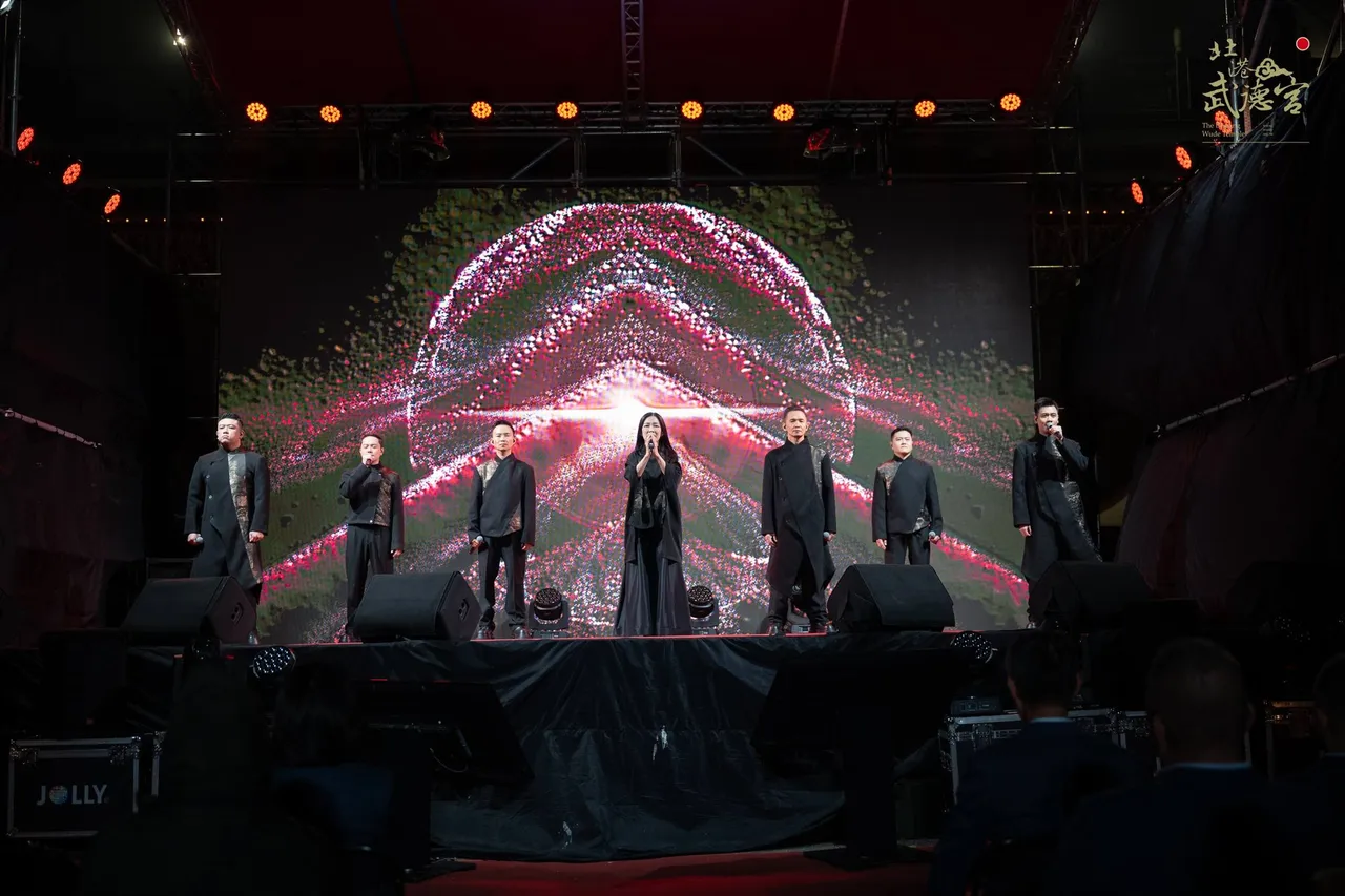 黃慧音攜手淨世金剛，演繹《金剛經》、《大悲咒》以及重新編製的《金龍如意真經》曲目。取自林安樂臉書