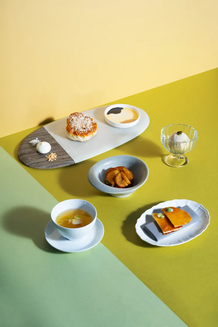 菜單以頂級宜蘭櫻桃鴨為軸，六式創意技法：從鴨頭到鴨腳的層次變奏。業者提供