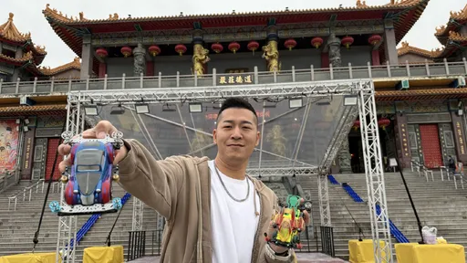 草爺砸7位數辦比賽！首創四驅車鑽轎底祈福　神明加持馬力全開