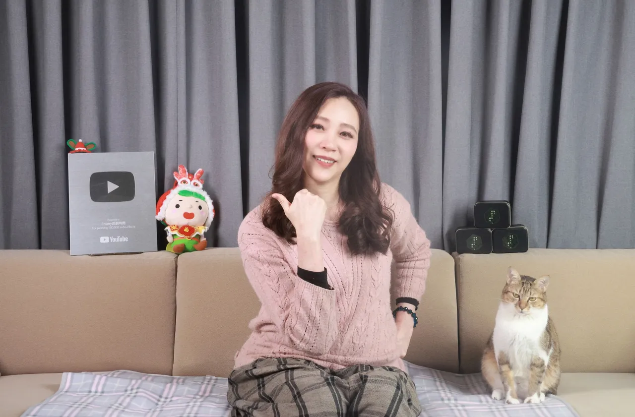 胡采蘋是台派網紅。翻攝Emmy追劇時間臉書