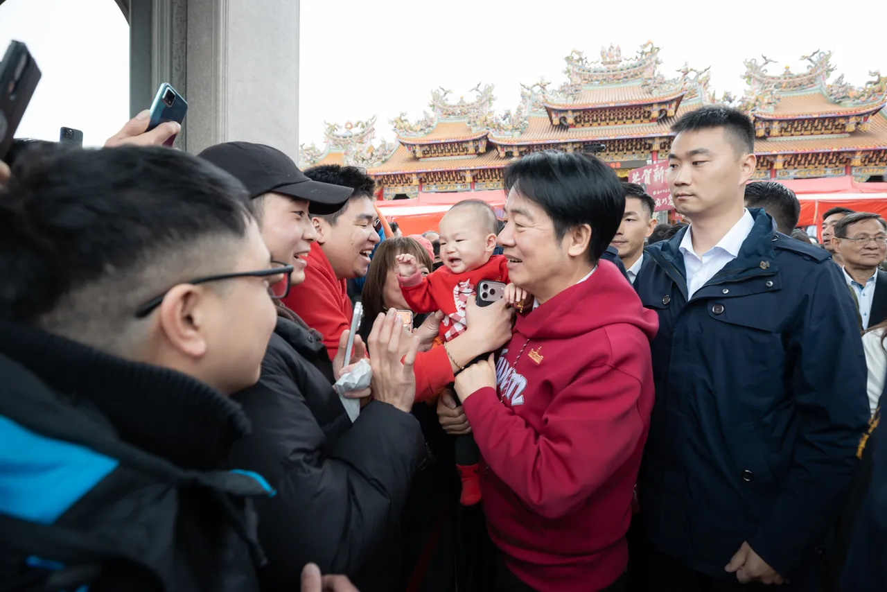 賴清德表示，政府也推動加薪、減稅，自前總統蔡英文開始至今十年來，已為軍公教加薪4次。總統府提供