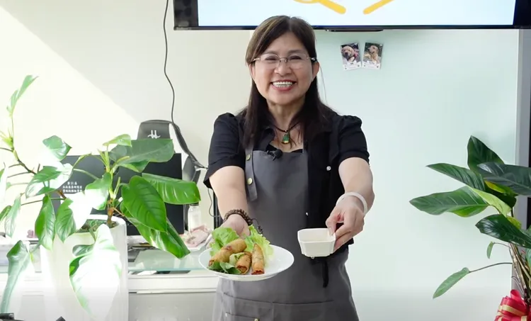 麥玉珍最愛越南炸春捲。翻攝自麥玉珍臉書