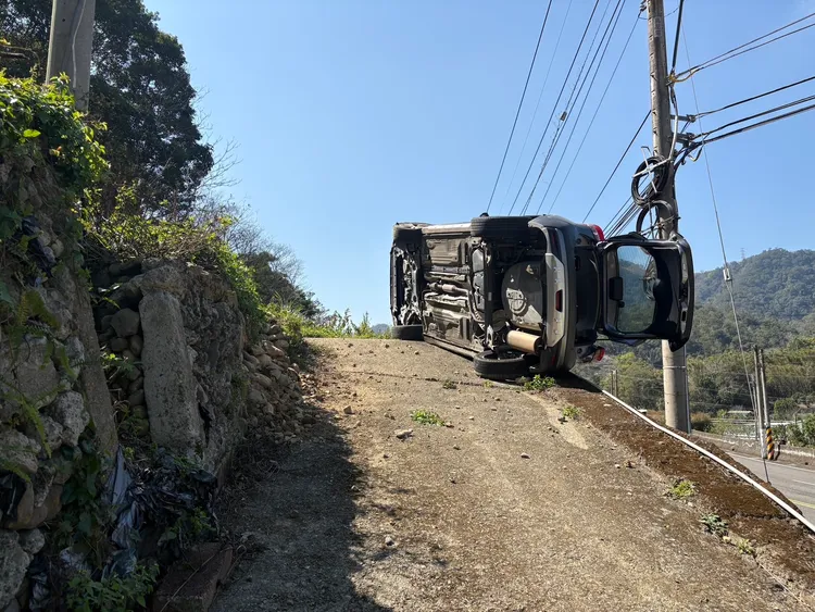 事故發生在苗栗獅潭台三線。民眾提供