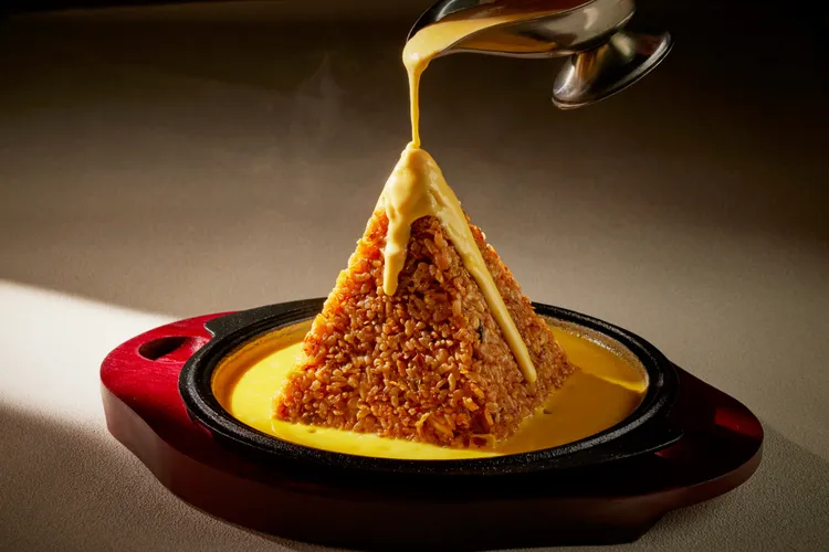 紅王醬芝士辛奇拌飯329元。業者提供