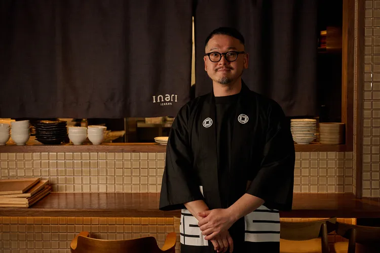 TORIMACHI 研發主廚川崎達朗，親自操刀此次菜單。inari Izakaya提供 