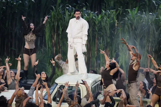 壞痞兔超級盃中場秀全程西語演出寫紀錄　女神卡卡、瑞奇馬汀助陣