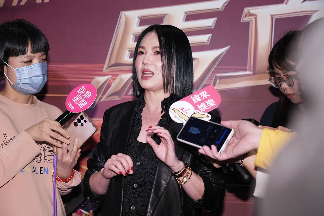 苗可麗在網上驚喜看到媽媽20年前的影片。彭欣偉攝