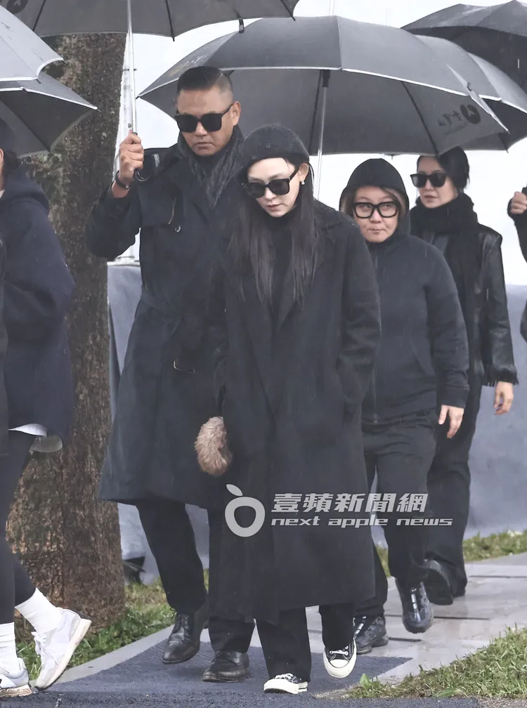 黑人與范范夫婦。特勤中心攝