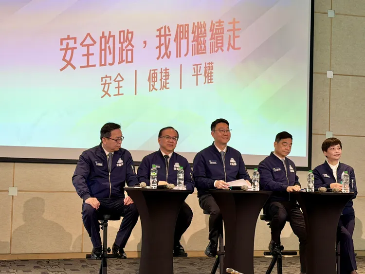 針對國旅方面，交通部長陳世凱（中）指出，近年菲律賓、美國來台旅客都變多了。莊偉祺攝