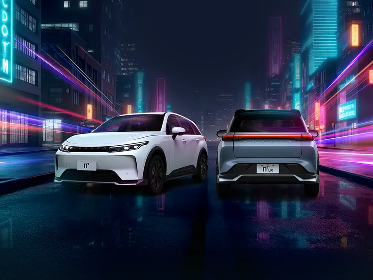 自上市以來已累積超過1億公里綠色行駛里程，搭配最高711公里續航、隨插即充與露營模式等功能，展現純電休旅的多元使用情境。