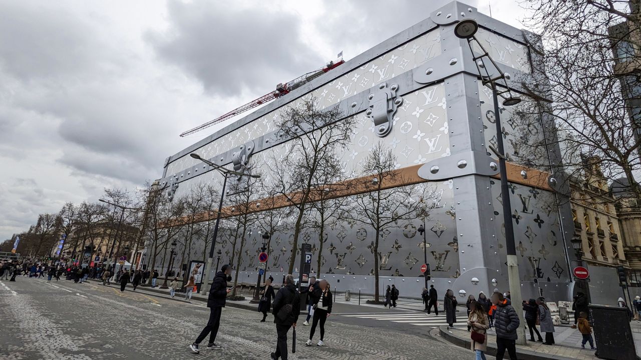 時薪210元徵法文口譯?LV徵才文惹議 語言圈怒轟:台人是什麼很賤的人嗎?