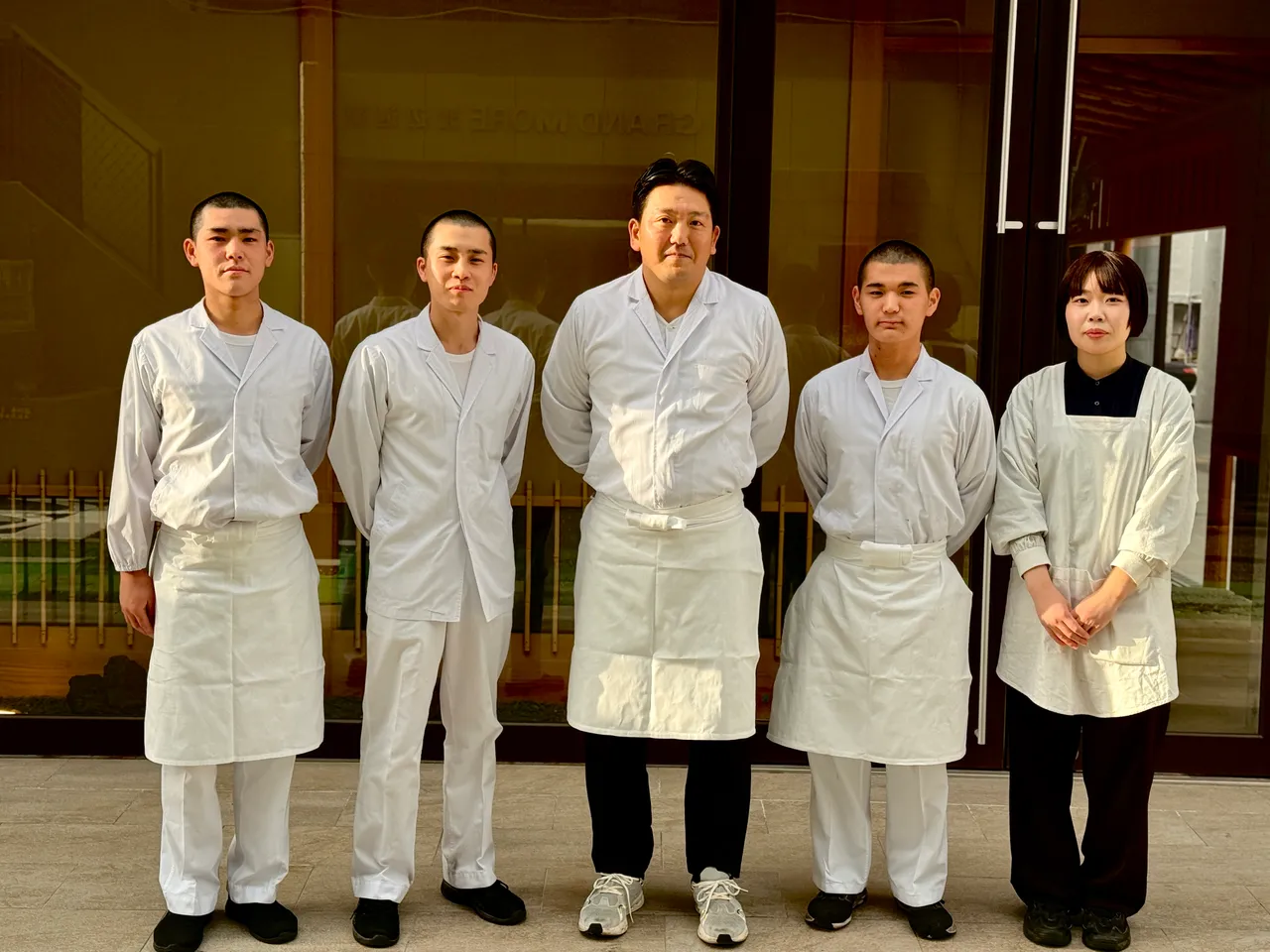 鮨仙八全體團隊來初魚鮨展開為期三天的客座餐會。豊漁餐飲集團提供