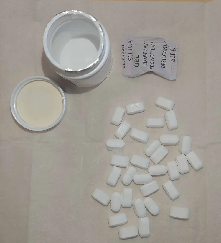 實際價購檢驗發現該不法產品未含鎮靜安眠藥成分，反而參雜褪黑激素等其他藥品成分。衛生局提供