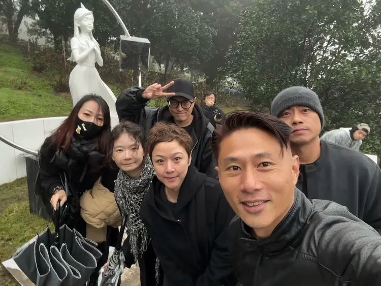 探索小組全員去看大S。翻攝彭小刀FB