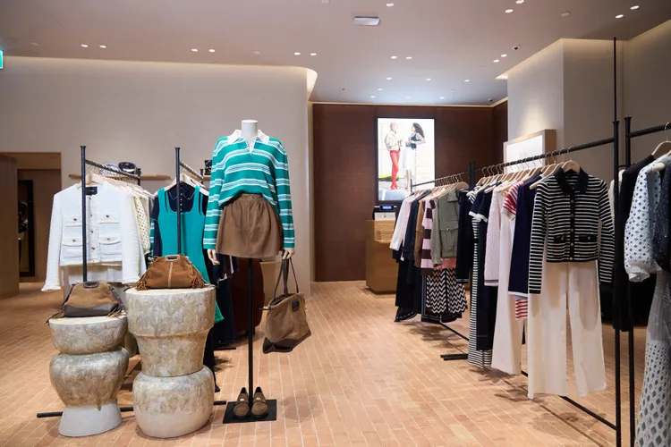 Maje台北101概念精品店店裝以地中海自然光影為靈感。品牌提供